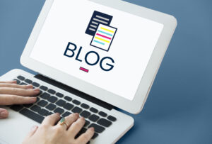 Blogging Vs Vlogging: Deep Comparison for Beginners 